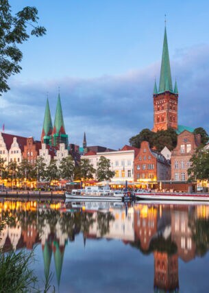 Panoramablick auf die Altstadt von Lübeck