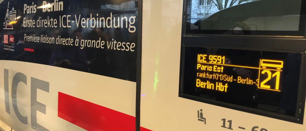 Der erste direkte ICE von Paris nach Berlin steht zur Abfahrt bereit. Der kurz vor Weihnachten gestartete direkte ICE zwischen Paris und Berlin stößt auf große Nachfrage bei den Reisenden. Wenn der Trend anhält, wollen beide Bahnen einen Ausbau der Verbindung prüfen, und auch zwischen Paris und München soll es demnächst mehr Direktverbindungen geben. (zu dpa: «Internationale Bahn-Verbindungen immer beliebter»)