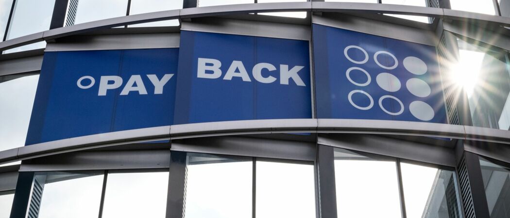 Das Logo der Payback GmbH ist am Gebäude mit dem Firmensitz zu sehen. (zu dpa: «Payback wächst - Edeka bringt zwei Millionen neue Kunden»)