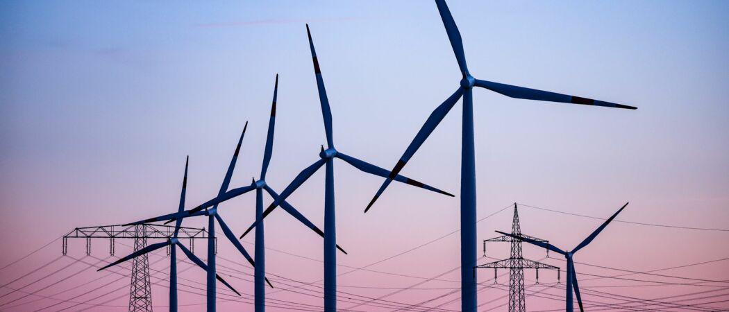 Blogbild: Windräder im Sonnenaufgang