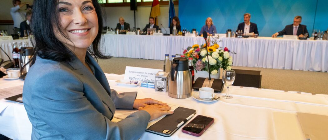 Bundeswirtschaftsministerin Katherina Reiche (CDU) nimmt an der Klausurtagung des bayerischen Kabinetts am Tegernsee teil. (zu dpa: «Reiche setzt auf neue Gasproduktion im Süden Deutschlands»)