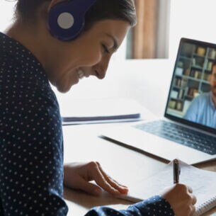 mitarbeiter-weiterentwicklung-1013x435px-h