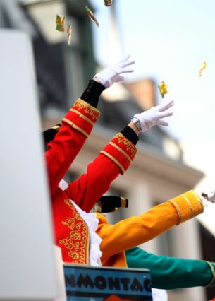 «Kölle alaaf»: Nicht immer können Verbraucherinnen und Verbraucher mit einer Entschädigung rechnen, wenn sie durch Kamellenwurf geringe Verletzungen erlitten haben. (zu dpa: «Studie: Karneval bringt deutlich mehr Umsatz als im Vorjahr»)