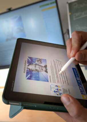 Die Bereitschaft zum Jobwechsel bleibt trotz mauer Wirtschaftslage konstant. (zu dpa: «Fast die Hälfte der «Gen Z» denkt über Jobwechsel nach»)