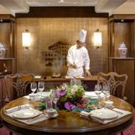 Link to The Peninsula Hong Kong Spring Moon 6-course Degustation Dinner Menu for one person details page