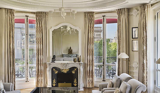 Arc de Triomphe Signature Suite