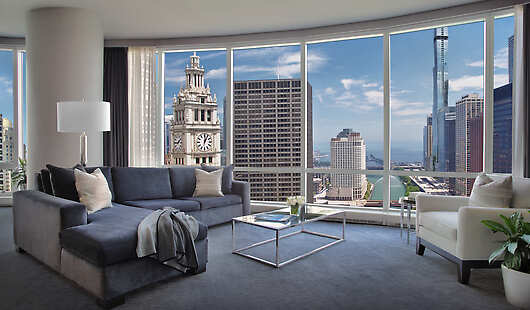 Deluxe One-Bedroom Lake View Suite, Living Room