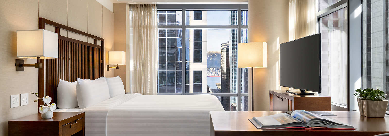 Executive King Balcony Guestroom