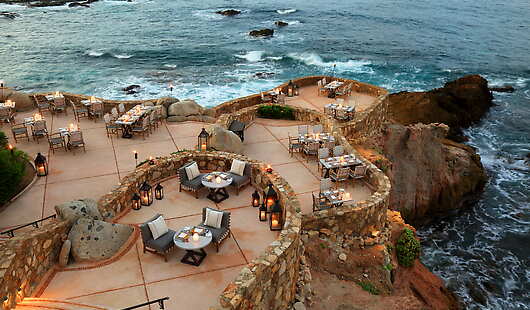 Cocina del Mar dining terrace overlooking the ocean