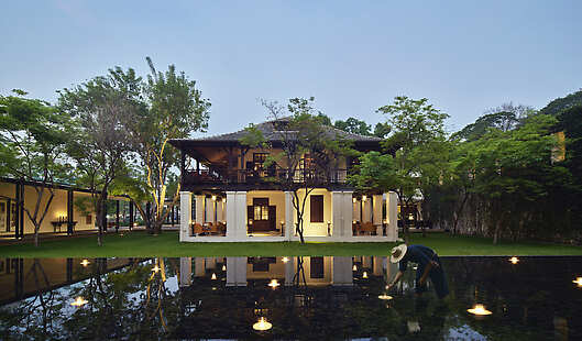 The Service 1921 Restaurant