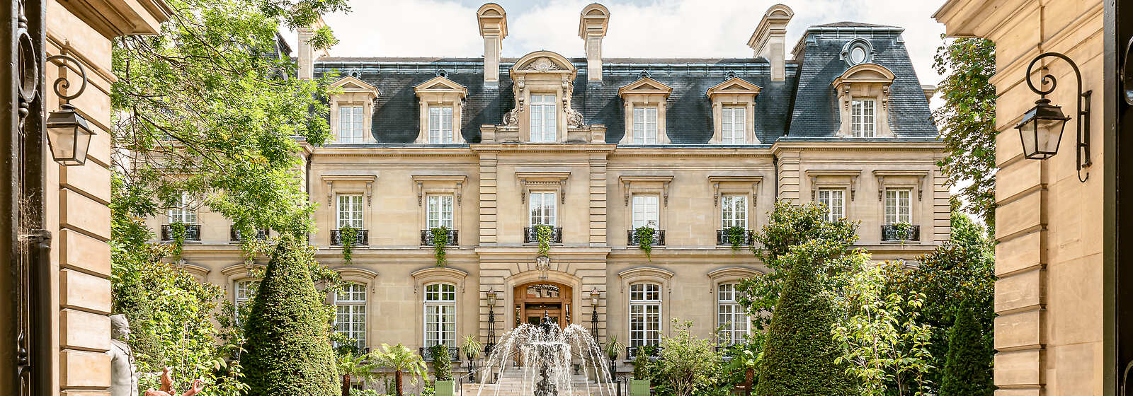 The majestic Saint James Paris, tucked awain in its private garden.