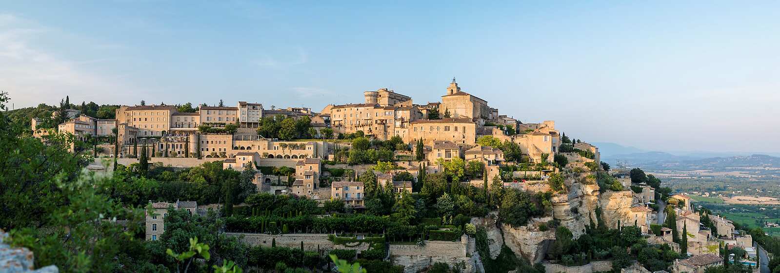 In the very heart of Gordes, La Bastide offers an exceptional view over the Luberon Valley.