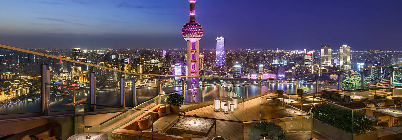 Located on the top floor of The Ritz-Carlton Shanghai, Pudong, the first FLAIR Rooftop Restaurant & Bar in China is situated 258m above.