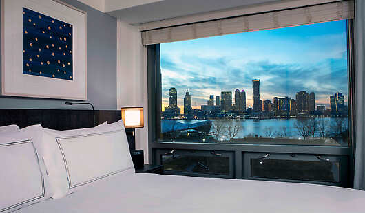 Hudon River View Suite King Bed