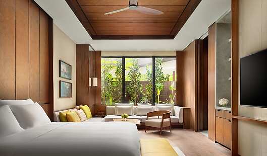 1 King Bed Garden Studio