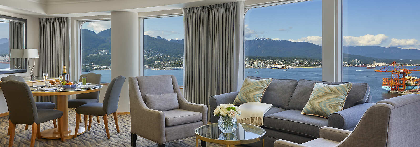 Panoramic Harbour View Room