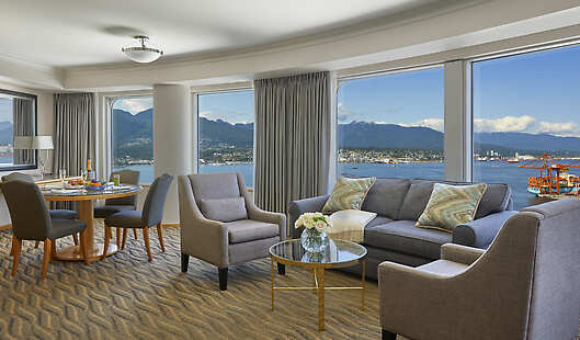 Panoramic Harbour View Room
