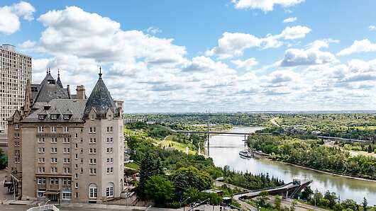 Fairmont Hotel Macdonald, Edmonton's Rive Valley Castle