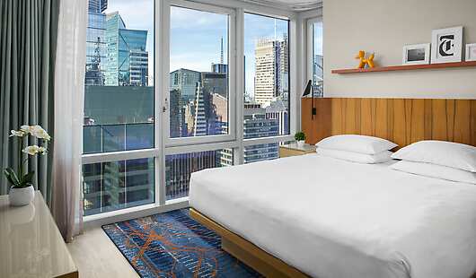 Times Square View Suite Bedroom