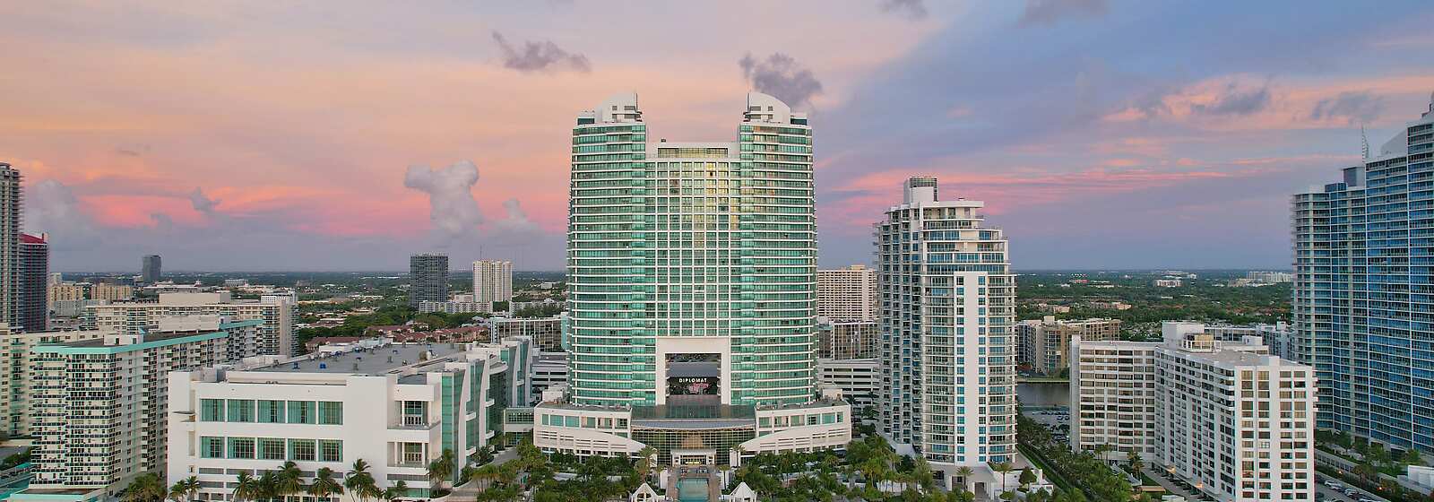 The Diplomat Beach Resort Hollywood, Curio Collection by Hilton