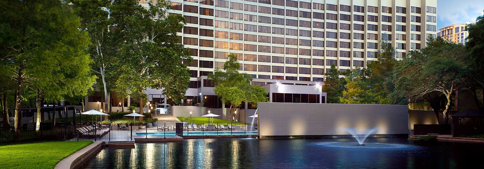 Omni Houston Hotel Exterior 
