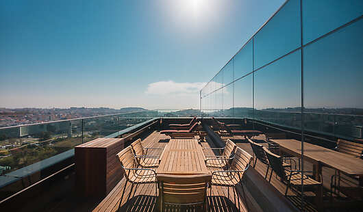 Suite with a terrace overlooking the city of the Seven Hills