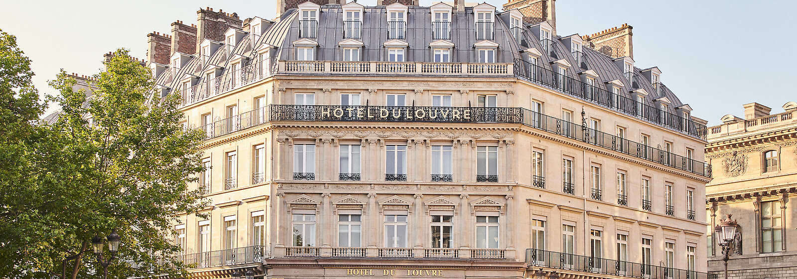 Hotel du Louvre Exterior