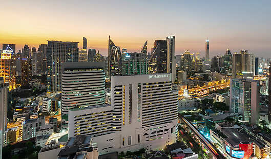 JW Marriott Hotel Bangkok is an oasis with modern spaces and luxury amenities that pamper and inspire