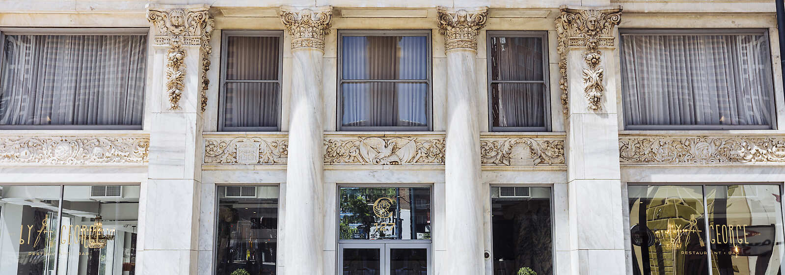 Located on the famed Peachtree Street, the Candler Hotel, Curio Collection by Hilton is an ideal location for a Downtown Atlanta experience