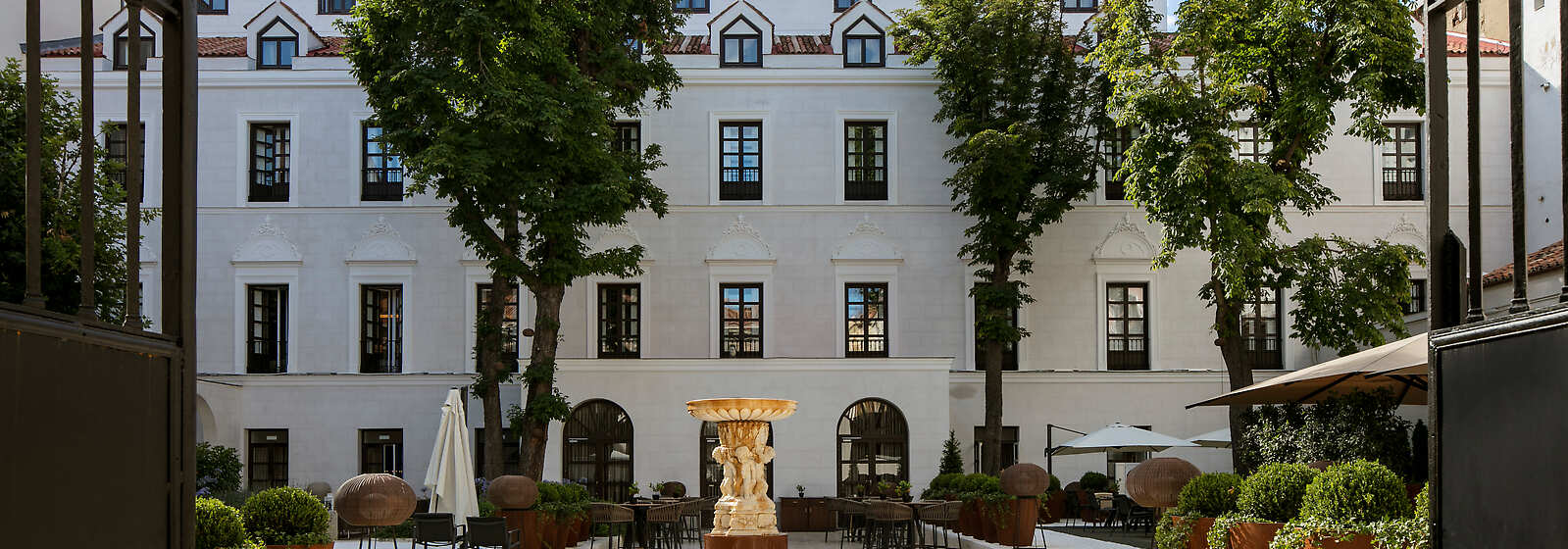 Palacio de los Duques, a Gran Melia Hotel Exterior