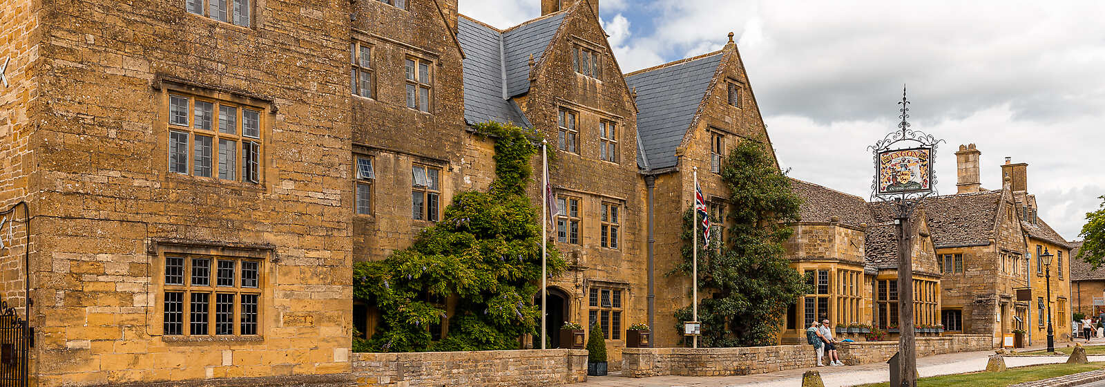 The Lygon Arms is located in the heart of the picturesque  village of Broadway.