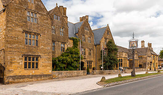 The Lygon Arms is located in the heart of the picturesque  village of Broadway.