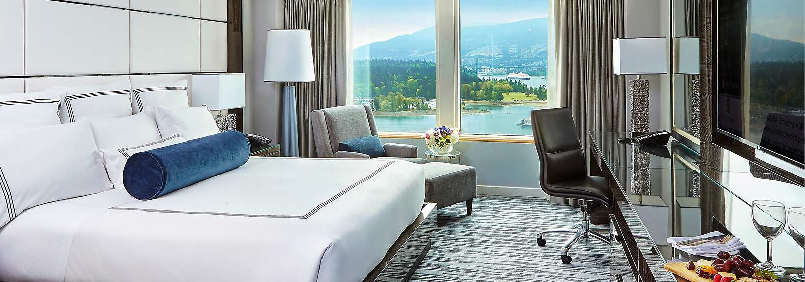 Pacific Club Harbour View Guestroom