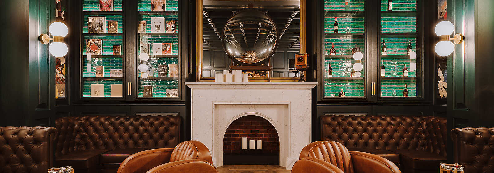 This 16-seat lounge is a unique meeting place and sanctuary for cigar lovers and connoisseurs of single malts, brandies and Armagnac.