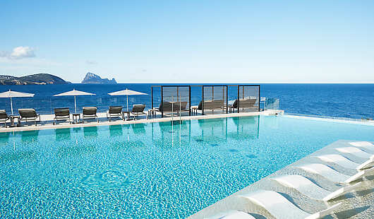 Resort Infinity Pool - Adults Only