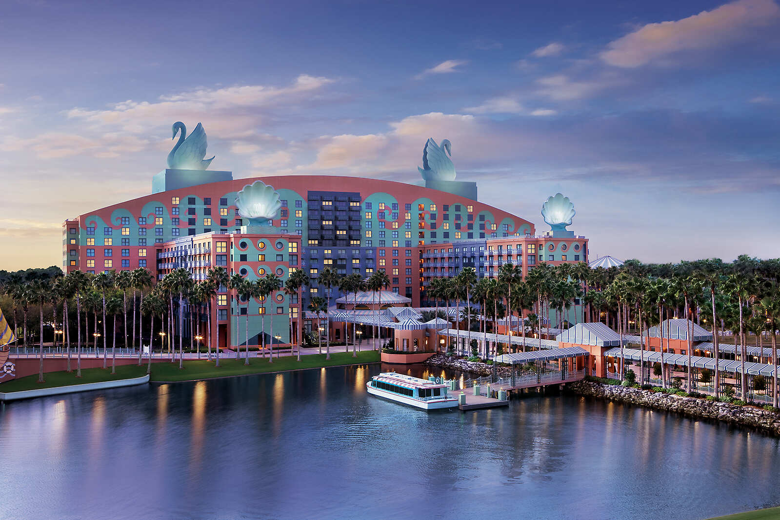ウォルト ディズニー ワールド スワン | The Hotel Collection | Amex