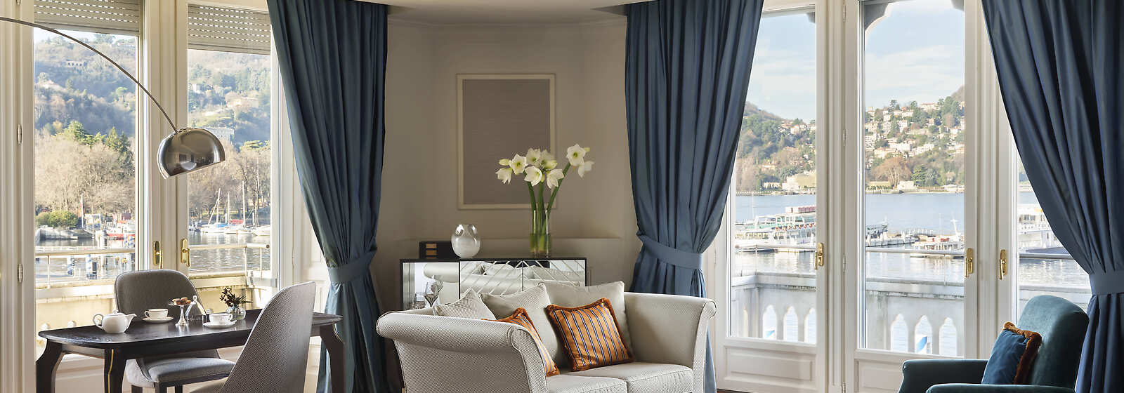 Corner Junior Suite Living Area