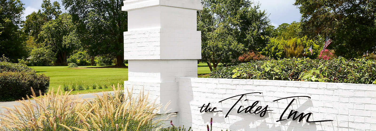 The Tides Inn Entrance