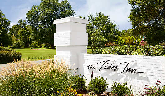 The Tides Inn Entrance