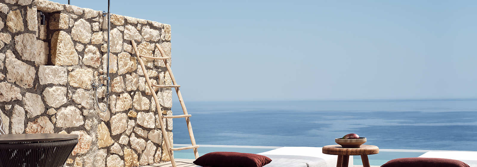 Deluxe Guestroom with Shared Pool