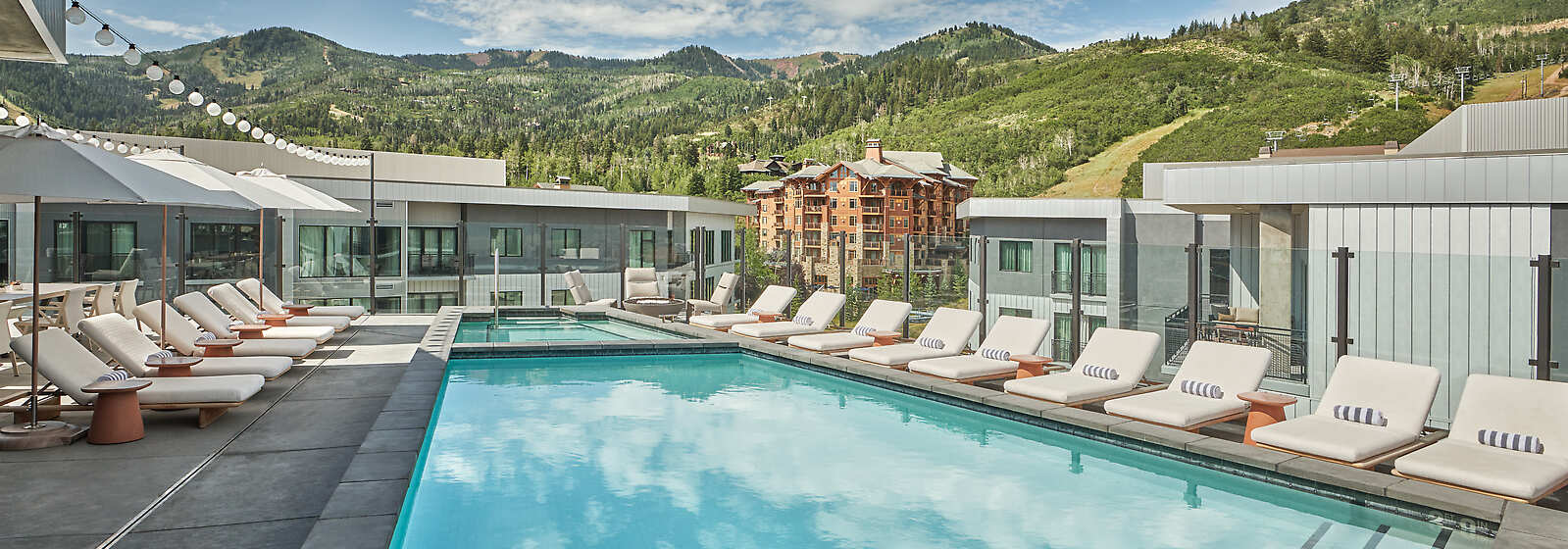 Rooftop Swimming Pool & Hot Tub