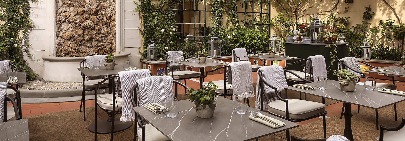Secret Garden Dining