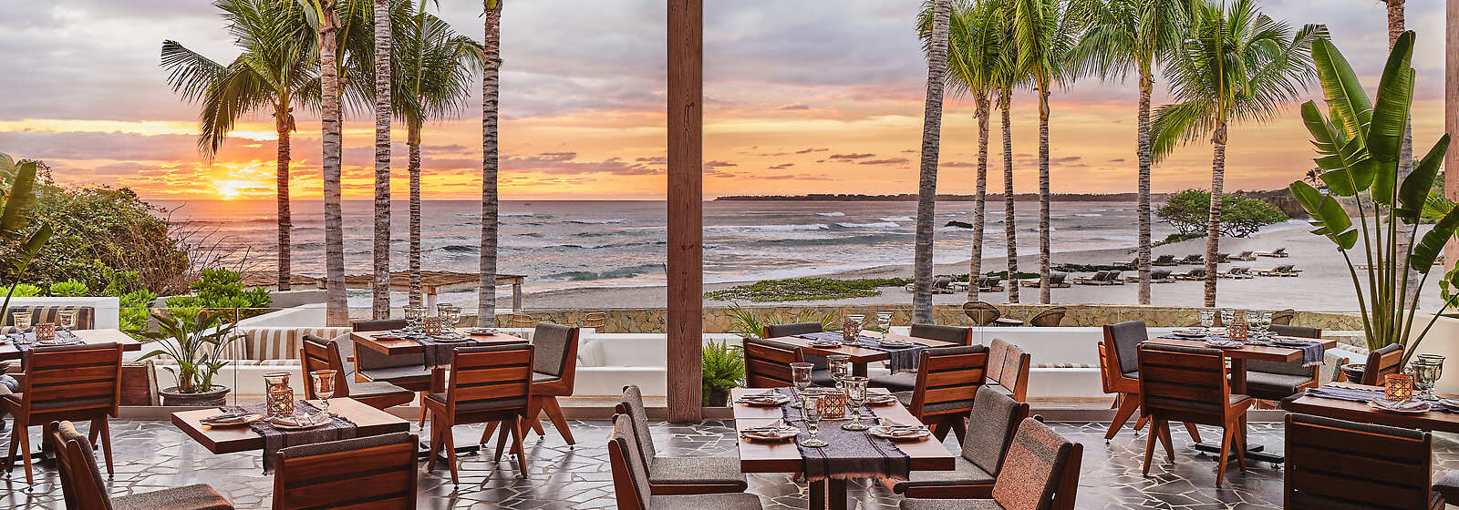 Beachside Outdoor Dining