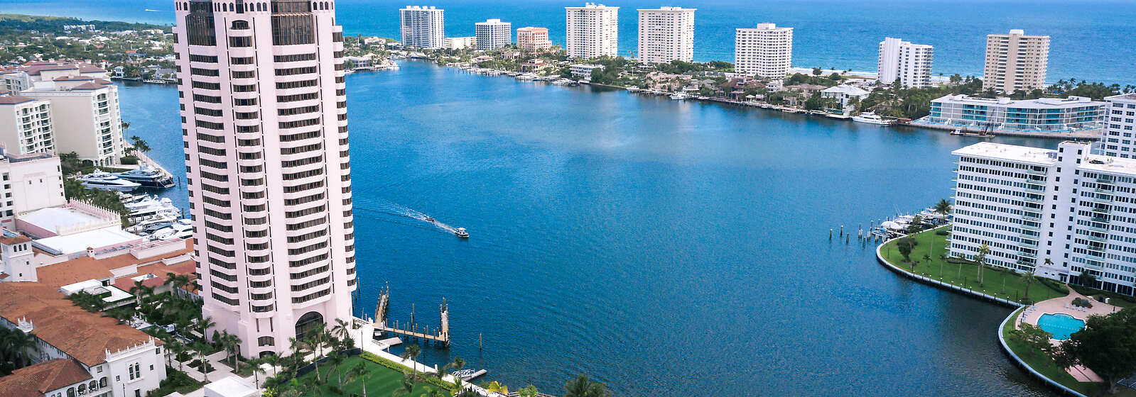 Explore 224 spacious rooms and suites featuring artful touches, warm wood accents, and stunning views.