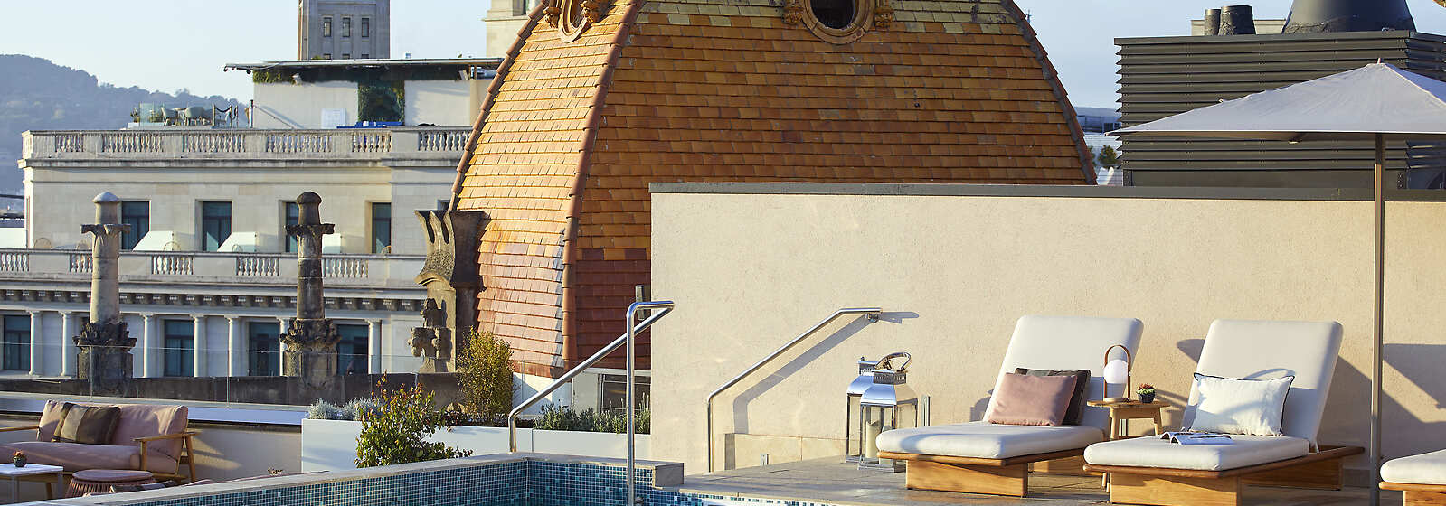 ME Barcelona Swimming Pool and Rooftop Bar 