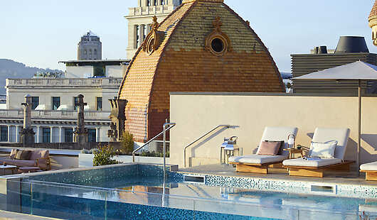 ME Barcelona Swimming Pool and Rooftop Bar 