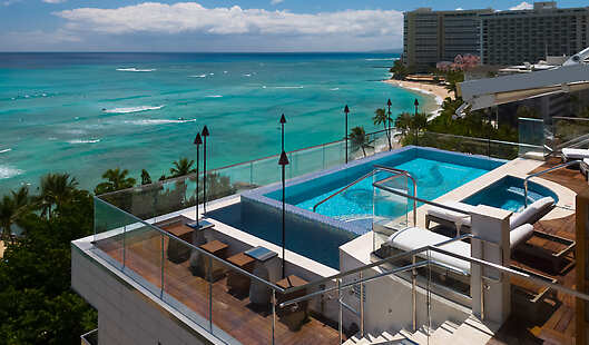 ESPACIO Rooftop Deck