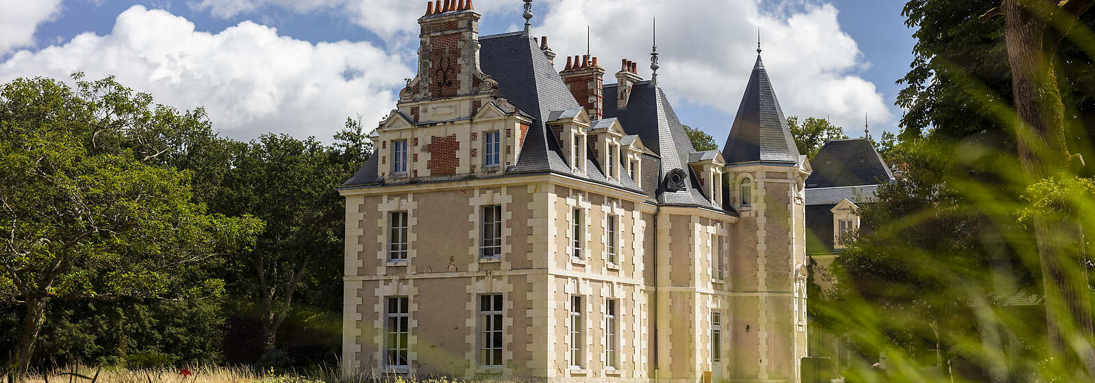 Exterior of the Chateau du Breuil