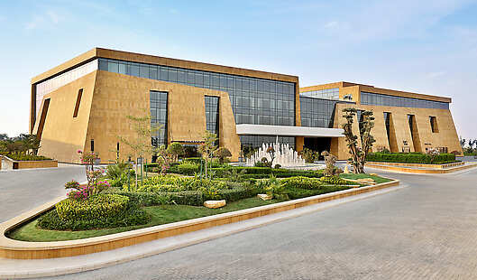 The St. Regis Riyadh masterfully embodies the capital’s unique identity, through an entirely modern aesthetic.