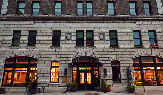 The Drayton Hotel Savannah, Curio Collection by Hilton